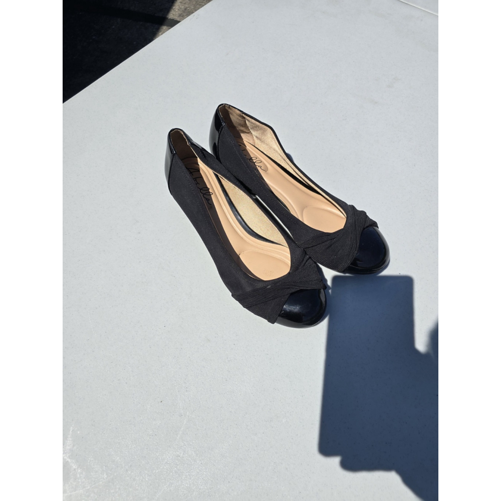 Abella Women's Ivory Flats Cream Patent Leather, Size 7.5, $45 obo